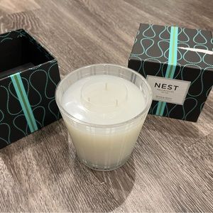 Nest Moss & Mint 21.2 oz large candle